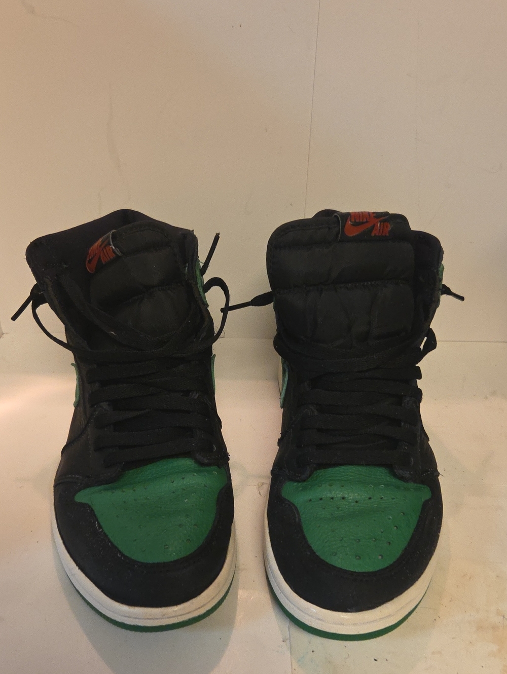 Air Jordan 1 Retro High OG Pine Green 2.0 Black Green Sneakers Size10.